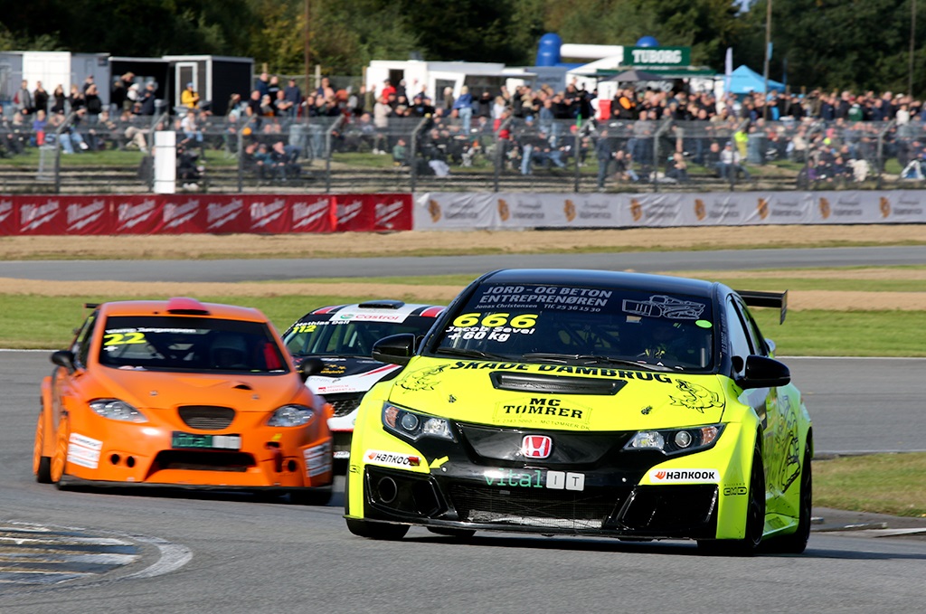 Jacob Sevel Andersen i Honda Civic TCR
(Foto: Drustrup foto)